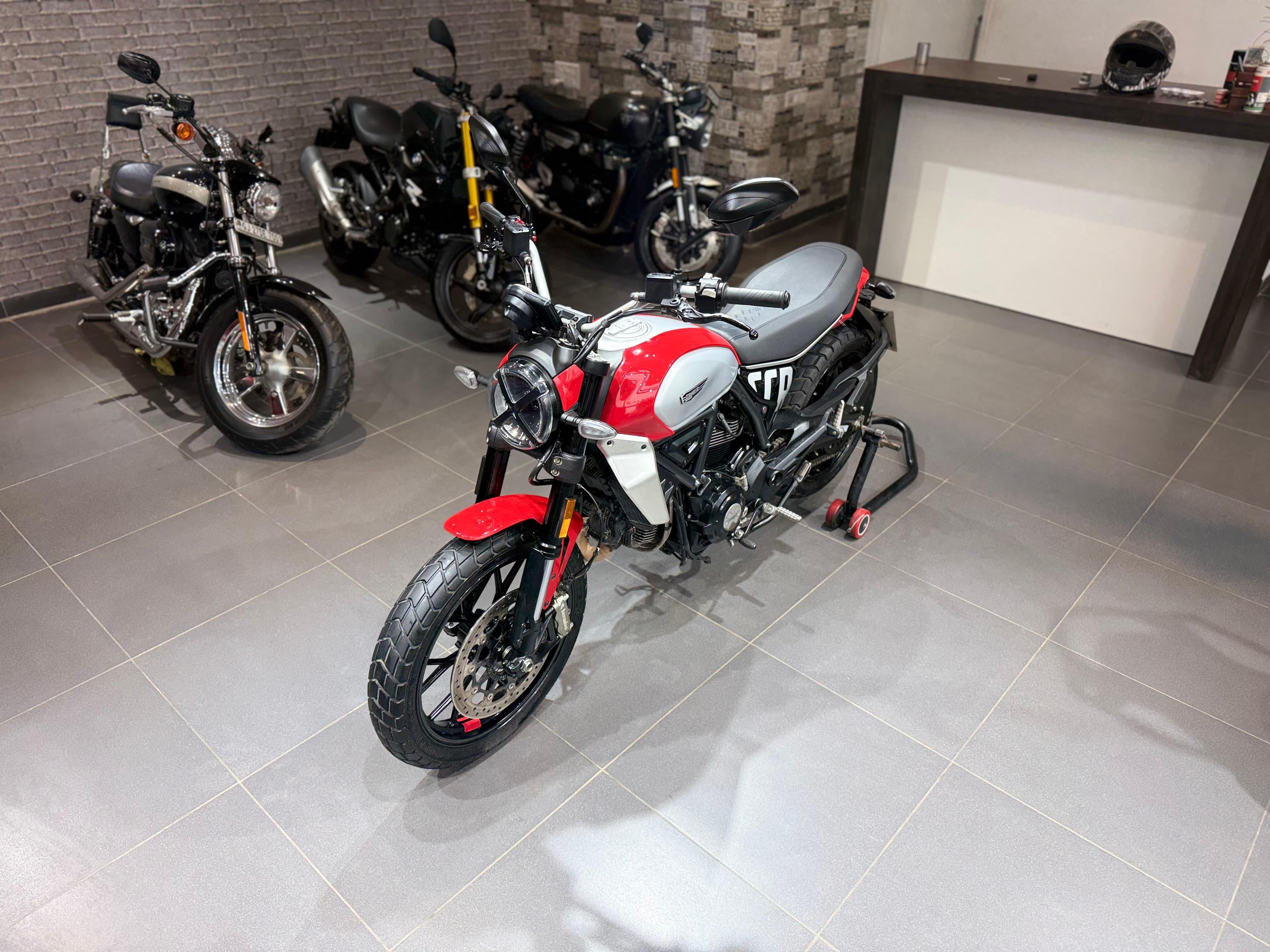 DUCATI SCRAMBLER ICON